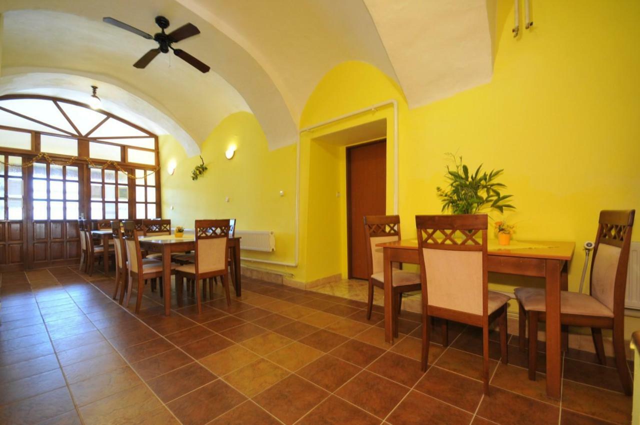 Penzion Maria Vrbov Ngoại thất bức ảnh