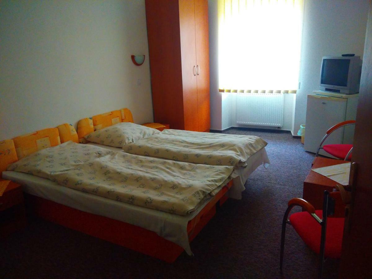 Penzion Maria Vrbov Ngoại thất bức ảnh